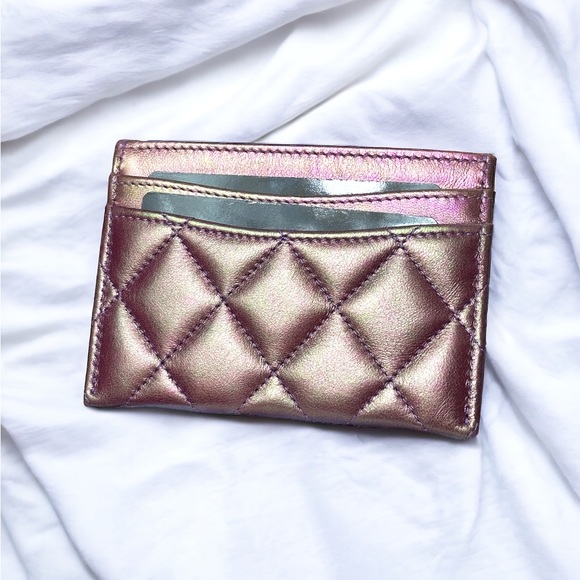 🔥 EUC CHANEL 2020 IRIDESCENT LAMBSKIN QUILTED CARDHOLDER 🔥 - Picture 8 of 13